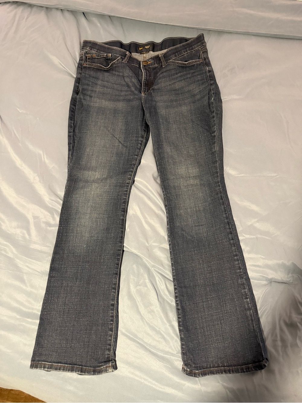 Lee Mid rise Women's Bootcut Jeans in Medium Washed Blue
